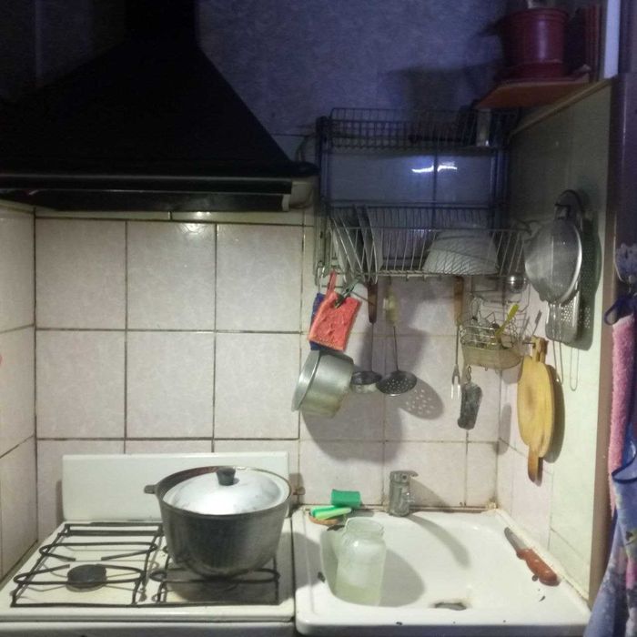 Продам комнату в бывшем семейном общежитии.