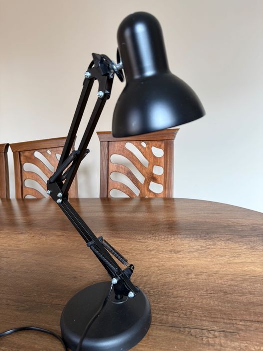 Настольная лампа