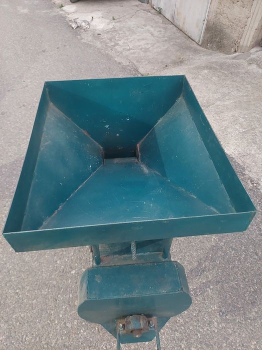 Бадеми!Премахване на зелената обвивка!