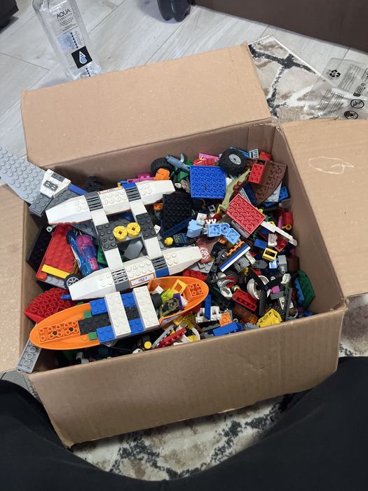 multe piese lego la kg