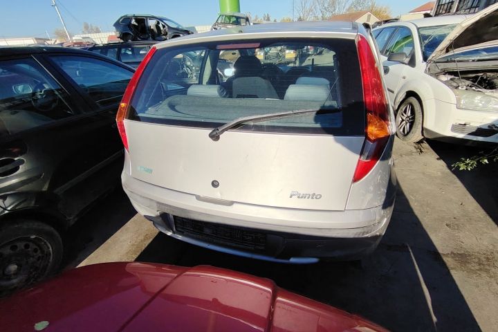 Usa / Portiera dreapta Fiat Punto 2002 1.2 MT (60 hp)