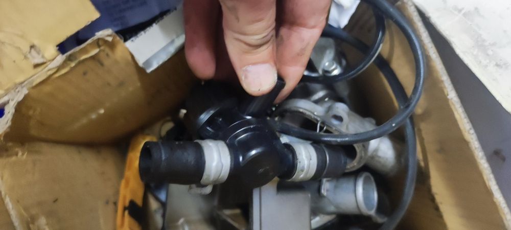 Продавам части за  Suzuki gsxr 1000