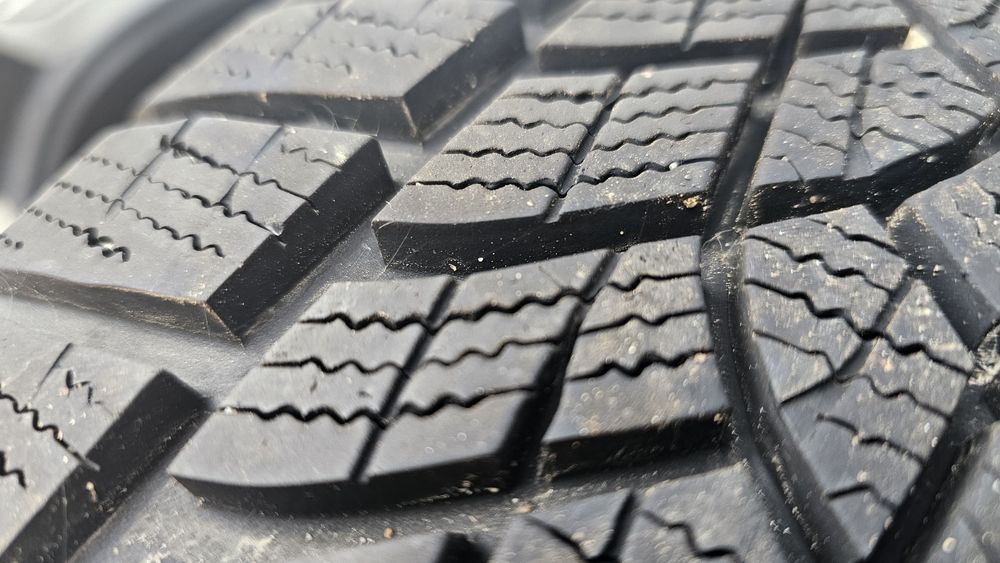 Джанти с гуми за Дъстър