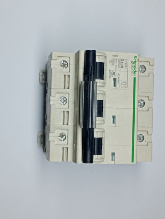 Продам выключатель автоматический 3х фазный