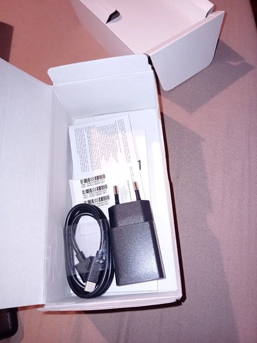 Продавам Телефон  TCL 501 Нов.