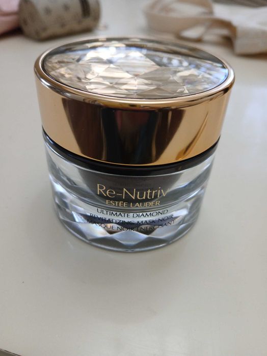 Стягаща и подхранваща маска за лице Estee Lauder  ULTIMATE DIAMOND