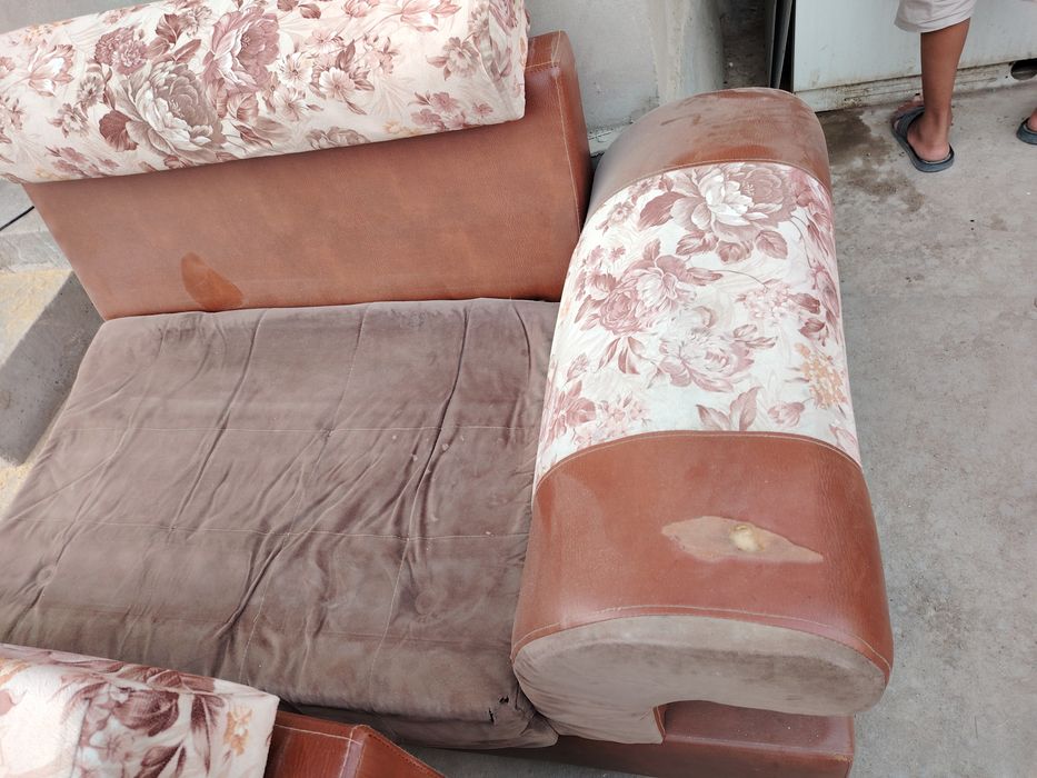 Диван мебель сотилади. Янгиюль.