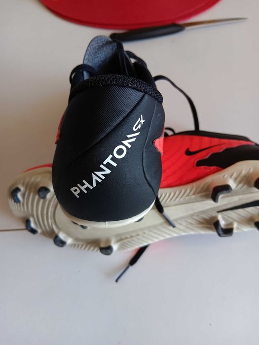 Футболни обувки, бутонки Nike Phantom 42 номер