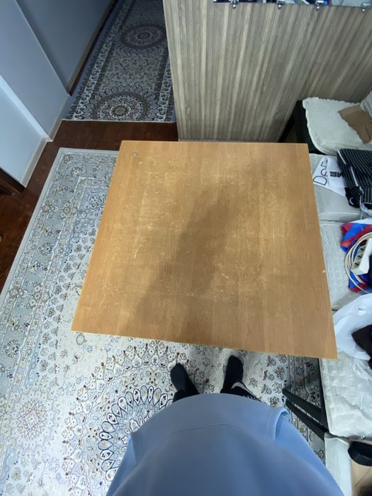 Куханный стол 80 х 80 , письменный стол продается