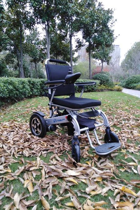 Электронная инвалидная коляска HG-W680 Premium складная электрический6