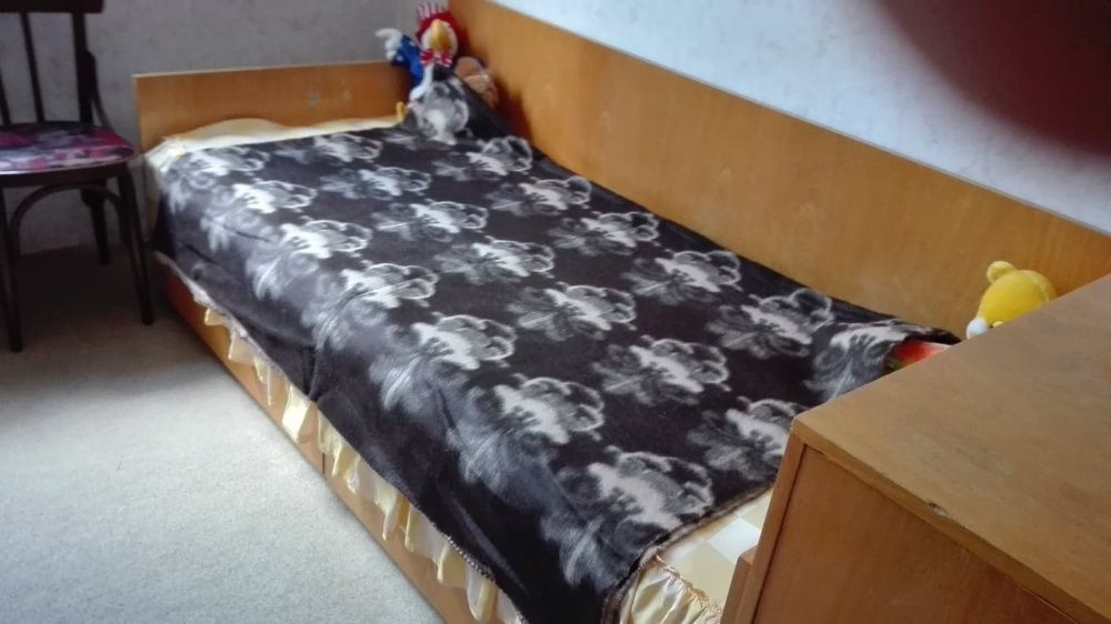 Вълнено одеяло – на цветя – 1 брой – 40 лв.