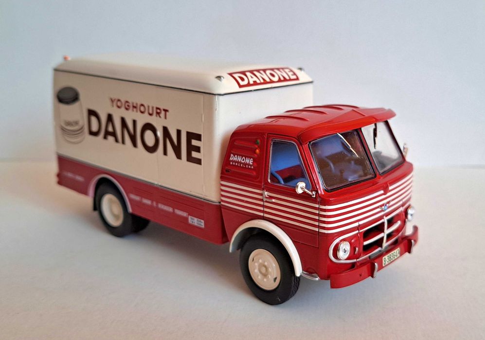 Camioane diverse, scara 1:43