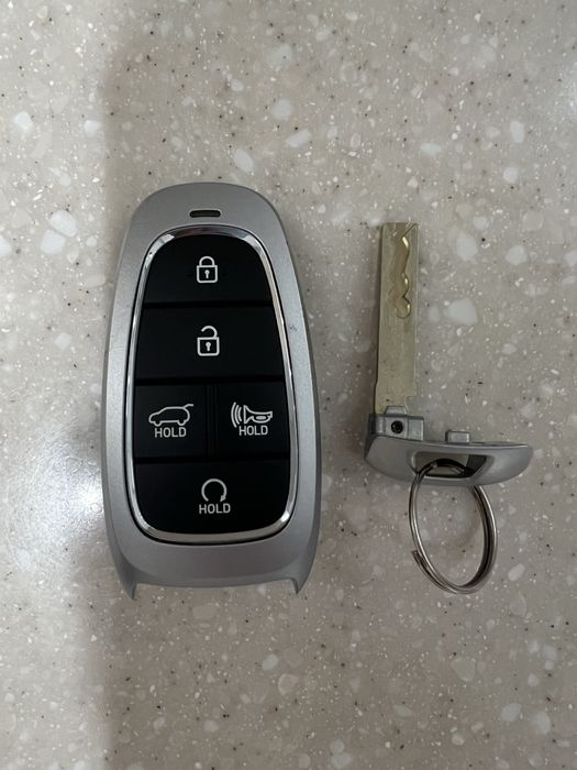 Продам смарт ключ от Hyundai Santa Fe