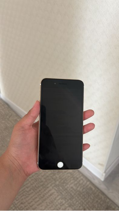 Iphone 7+ телефон