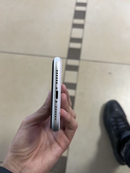 Айфон 11  хорошие состояние