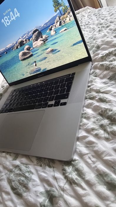 MacBook Pro 16” 2019 | i7 | 16GB RAM | Radeon Pro 5300M