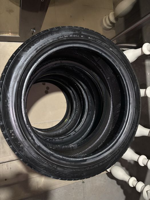 Зимние шины 235/45 R18