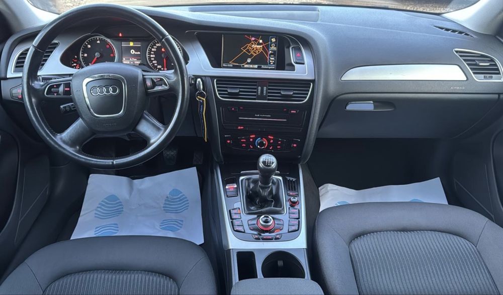 AUDI A4 B8 Avant 2.0TDI 2011