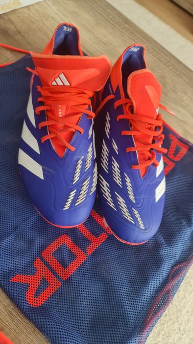 Ghete fotbal adidas Predator
