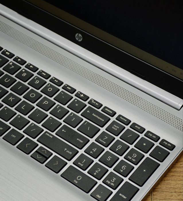 Hp laptop sotiladi yangi