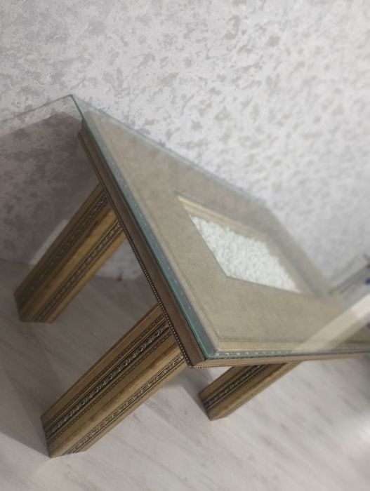 Декоративный стол