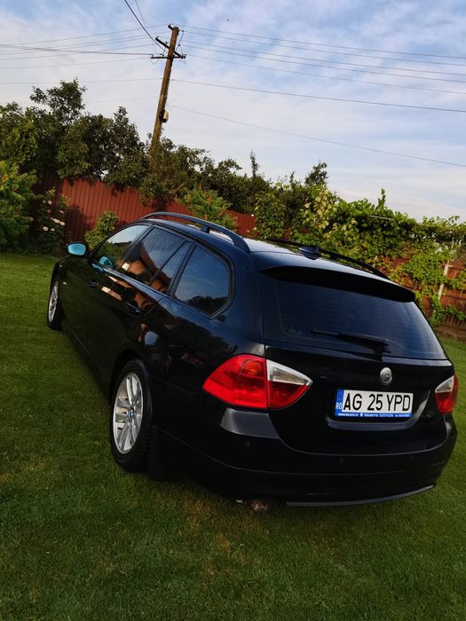Vând BMW e91 negru