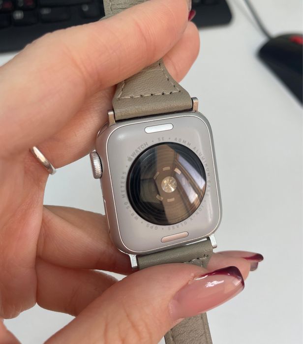 Apple Watch SE 40 мм