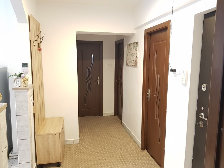Inchiriez apartament regim hotelier. Cazare Toplita.