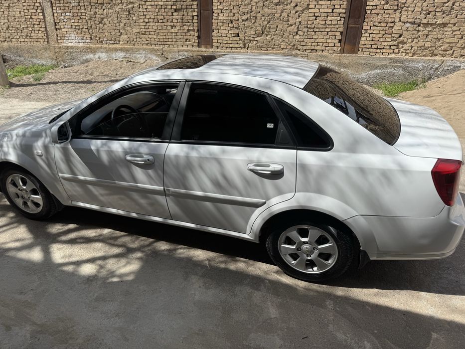 Продается GENTRA 2018 белый тоза