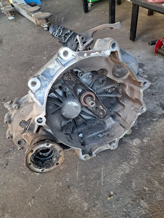 Скоростна кутия  фолксфаген  поло 2006