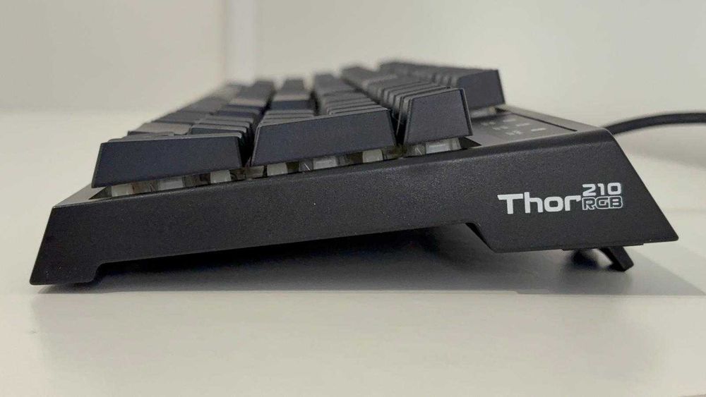 Tastatura de gaming Genesis Thor 210 RGB