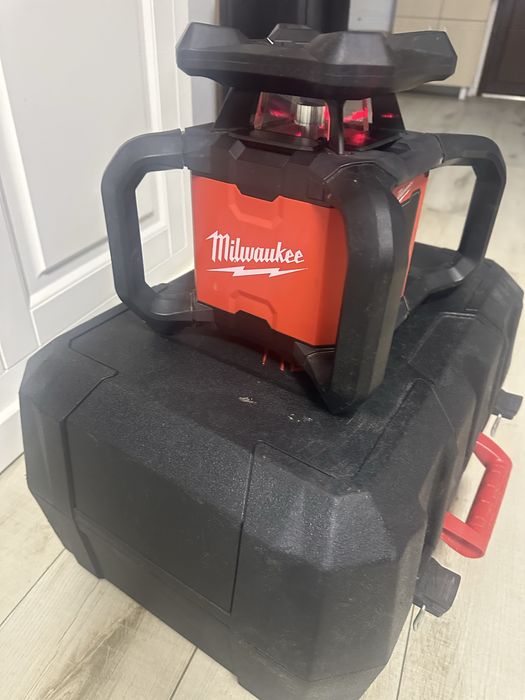 Laser rotativ milwaukee