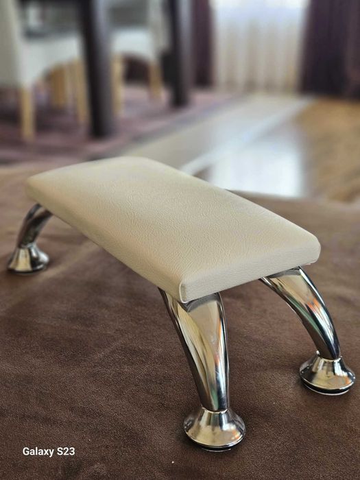 Поставка за маникюр