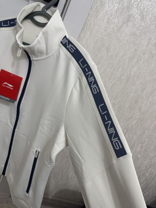 LiNing - Продается верхняя часть женского спортивного костюма