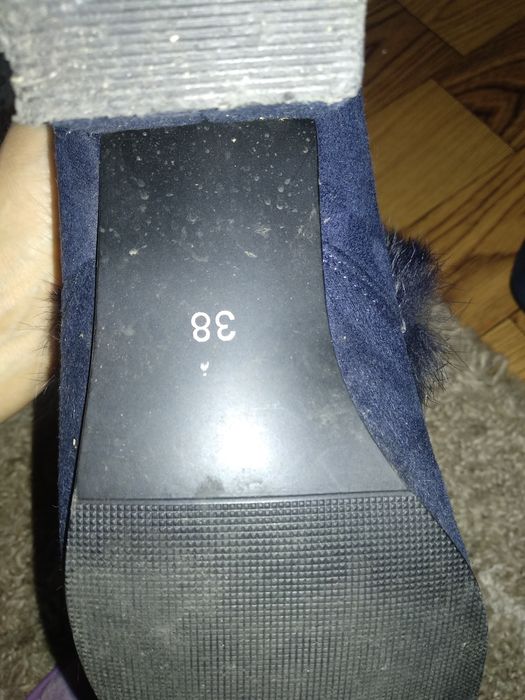 Продам новые осенние ботиночки