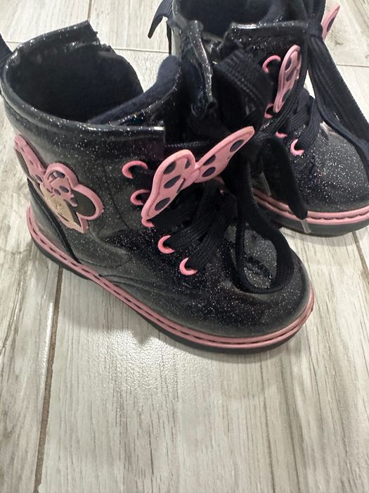 Боти на Minnie Mouse размер 24