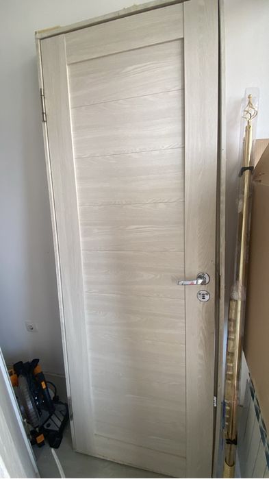 Продам межкомнатные двери.