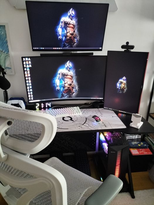 2 monitoare gaming Asus+Aoc și suport dublu birou, ca noi.  Preț pentru ambele monitoare 500 lei.