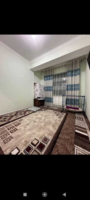Yangiyoʻl shahri bozori oldida yangi qurilgan dom.