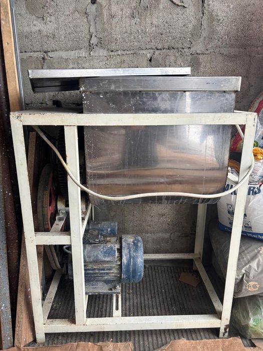 Тестомес производственный