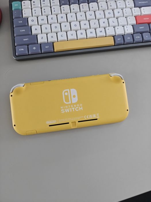 Nintendo Switch Lite – Modat, 256GB (Full Box