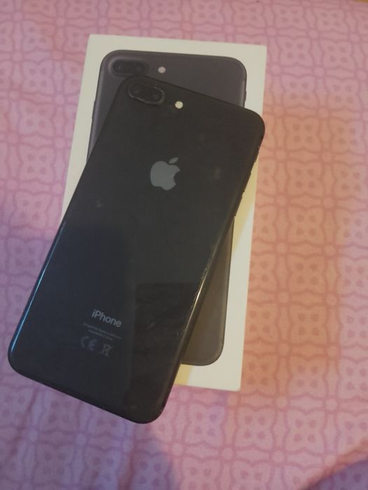 Vând iPhone 8 plus