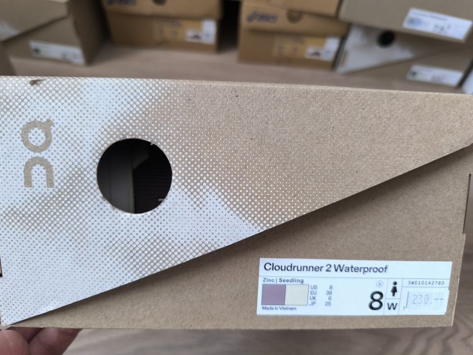 ON Cloudrunner 2 Waterproof, оригинални дамски спортни  обувки Нови