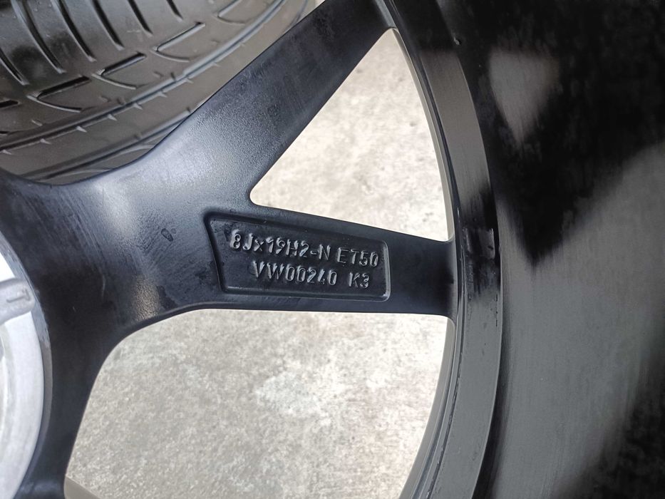 Roti vara 19 oem vw passat B8 CC 235 40 19 bridgestone potenza 7,8 mm