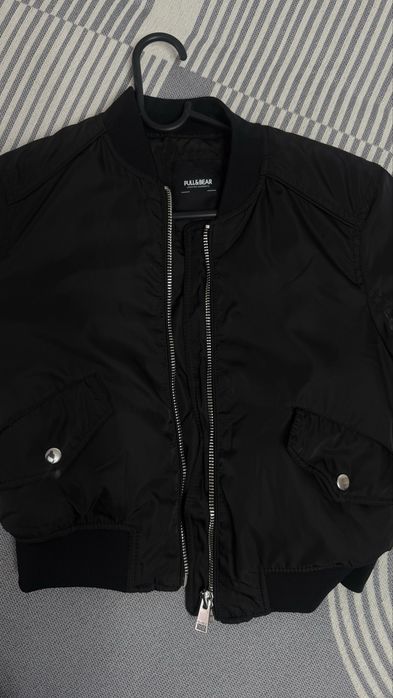 Продам бомбер Pull&Bear новый