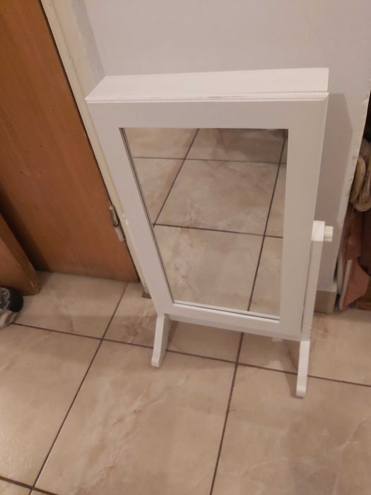 Carcasa cu oglinda tip caseta bijuterii dormitor (material MDF)