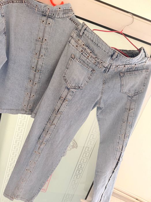 Blugi și jachetă de primăvară