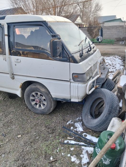 Митцубиси делика