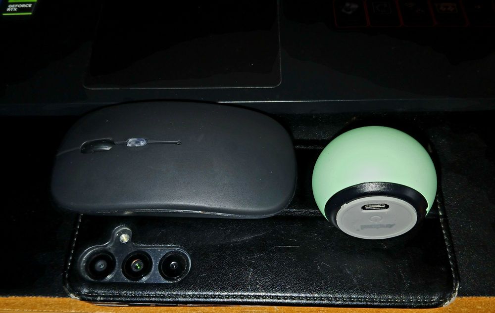 Boxă bluetooth mini puternică.