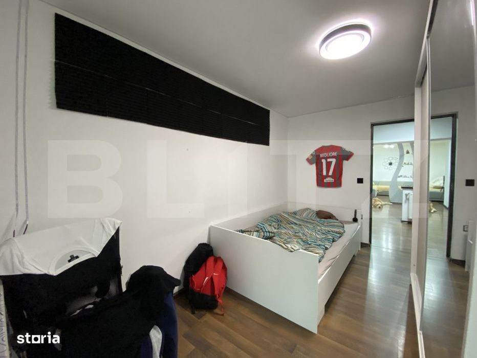 Apartament decomandat cu 3 camere, 2 balcoane, boxa, uscator. Etaj 3.